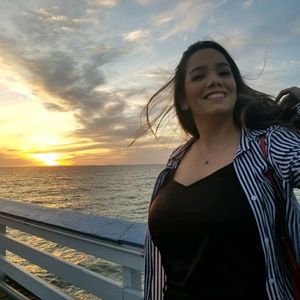 Meet your Posher, Cynthia